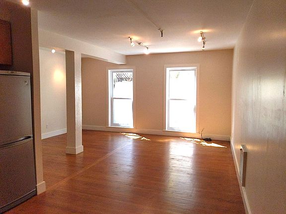 2nd image of 1075 Pacific Ave APT B