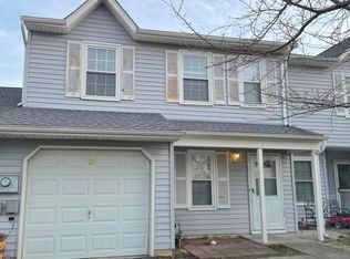 9 Farragut Sq, Freehold, NJ 07728