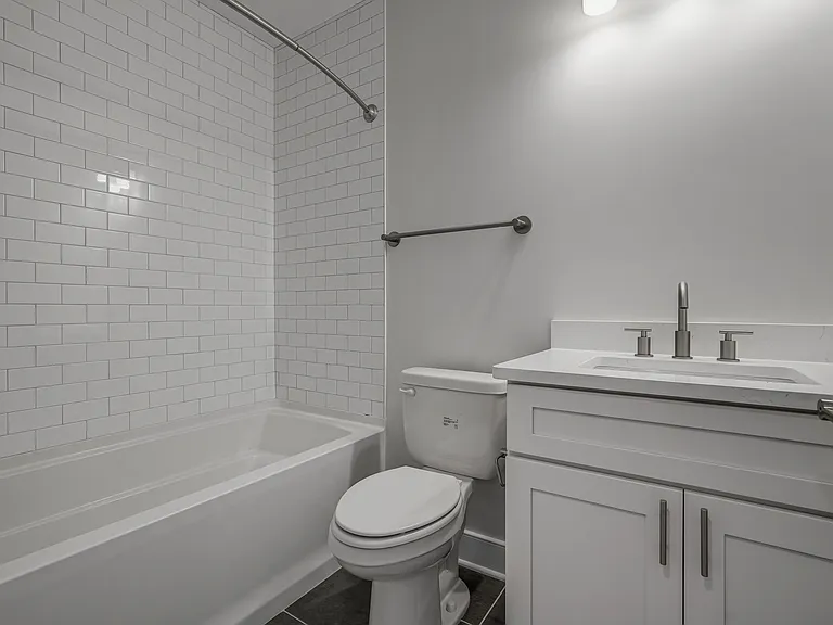 4028 Macarthur Ave #5 — Photo 9