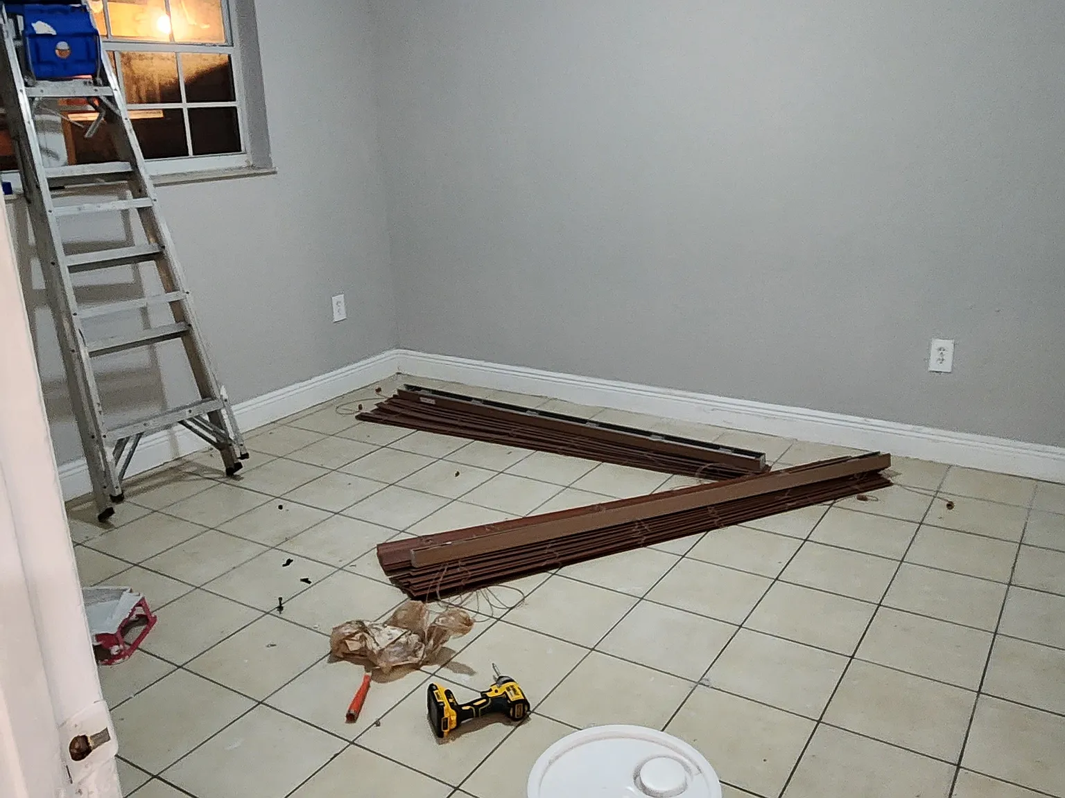 2 bed, 1956 sqft, $2,400 — Photo 3