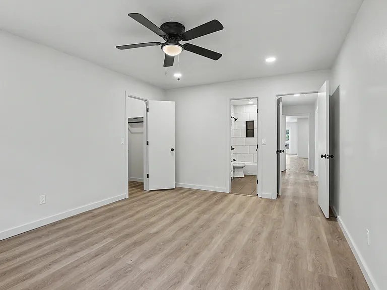 5900 N Ross Ave #2 — Photo 17