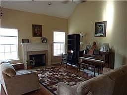 2nd image of 105 Sioux Ct
