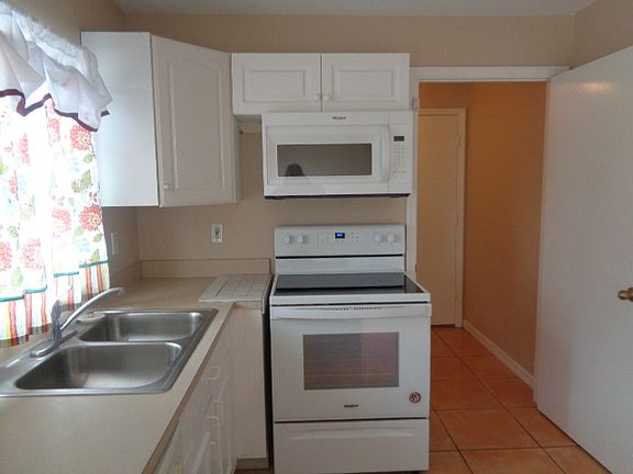 5th image of 817 Sea Urchin Cir