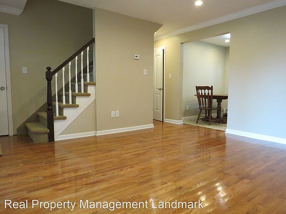 3rd image of 2377 Lancaster St