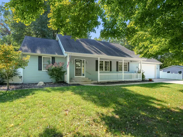 36029 Valley Dr, Paw Paw, MI 49079