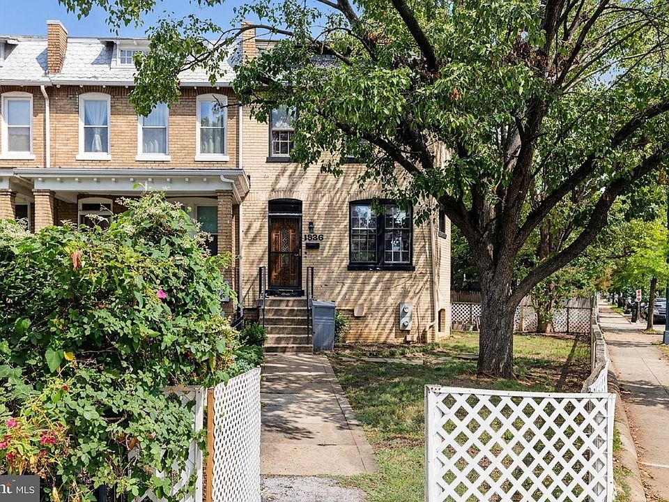 1st image of 1526 Potomac Ave SE