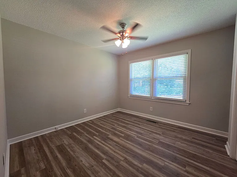 120 Milton Ave — Photo 11