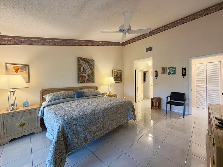 7922 Sandy Pointe Dr — Photo 25