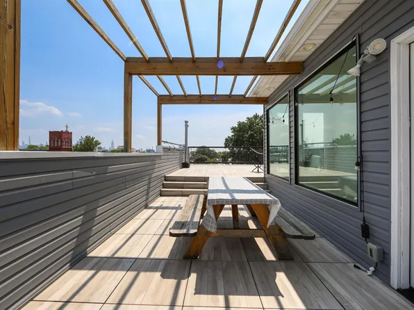 157 Sherman Avenue image 4 of 18