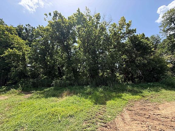 3rd image of 45 River Dr