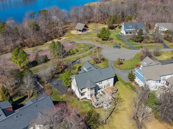 14521 Bluff Point Ct, Gainesville, VA 20155