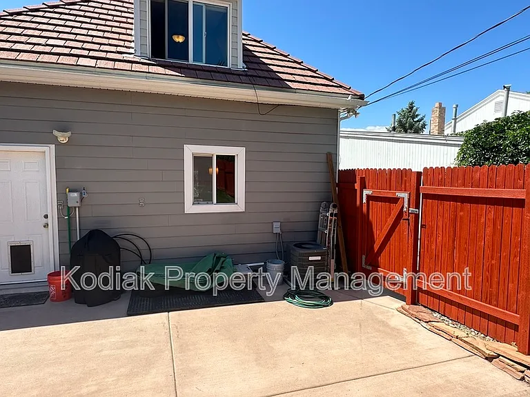 467 E 5th Ave — Photo 29