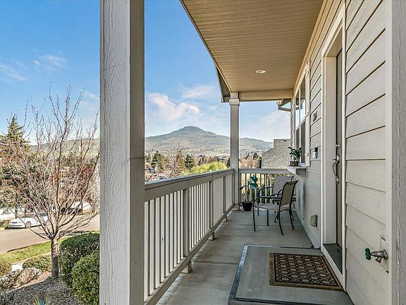 4th image of 2264 College Way