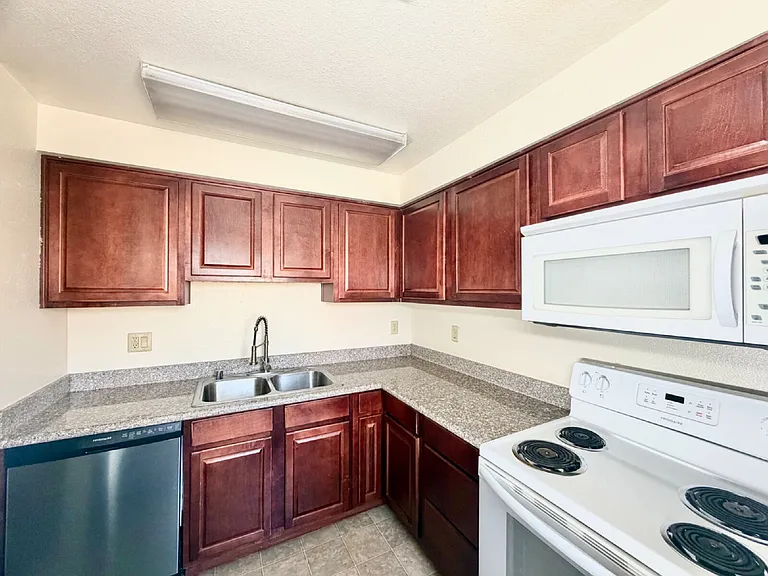 5281 River Glen Dr #222 — Photo 25