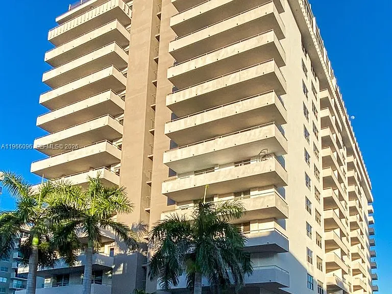 9225 Collins Ave #609 — Photo 4