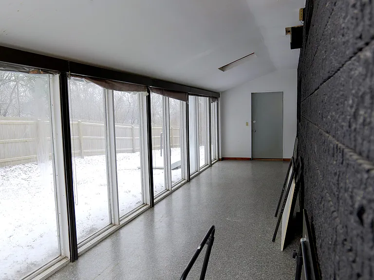 118 W King Rd — Photo 14