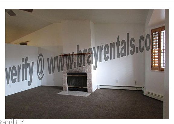 467 Pera St. fireplace