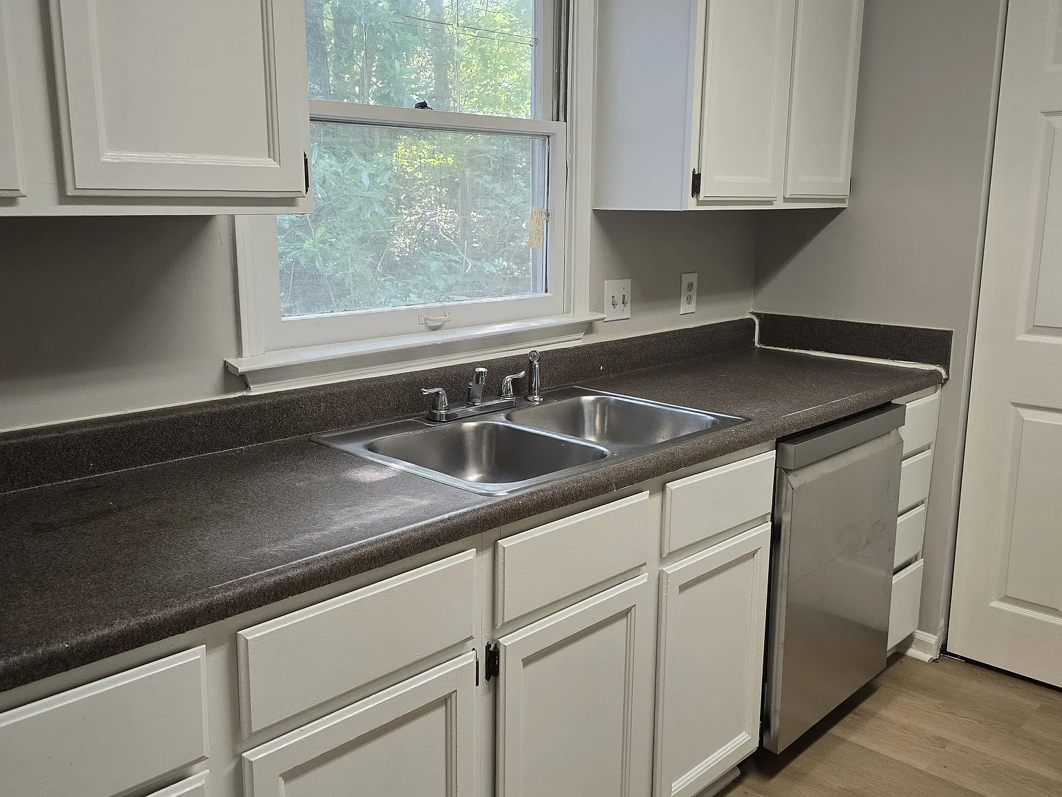 2 bed, 1071 sqft, $1,350 — Photo 4