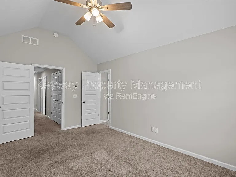 1043 Linsmore Ave — Photo 11