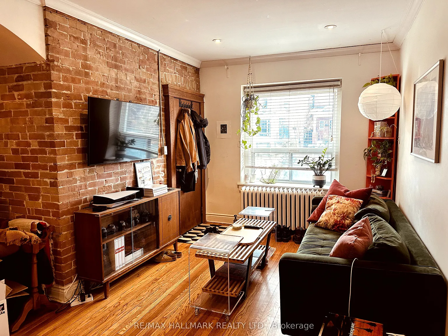 3 bed, $2,995 — Photo 2
