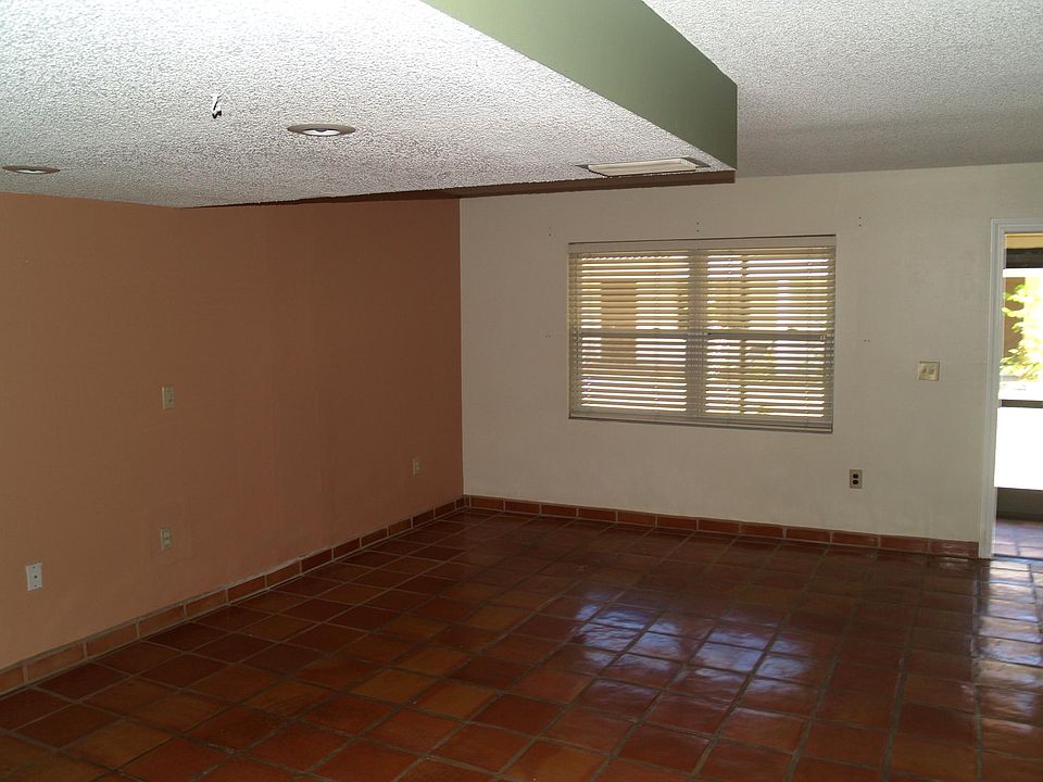 1st image of 3221 Ramblewood Dr N