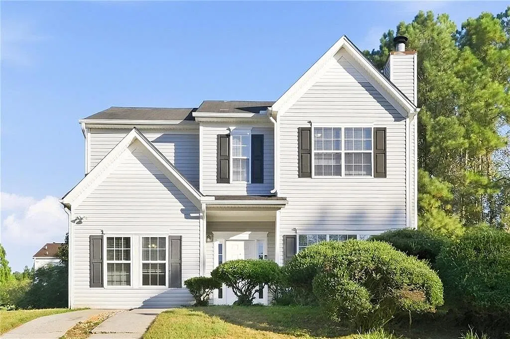 3 bed, 2.5 bath, 2088 sqft, $1,915 — Photo 1