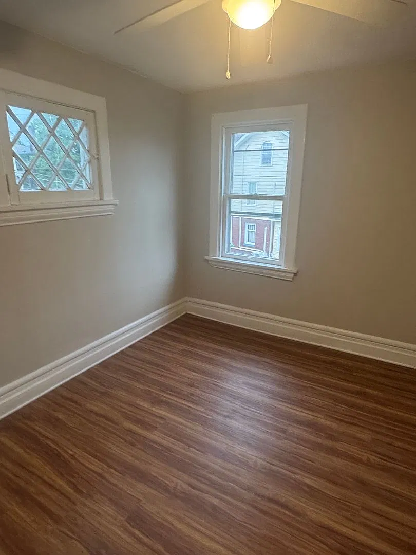 3 bed, 1302 sqft, $1,550 — Photo 4