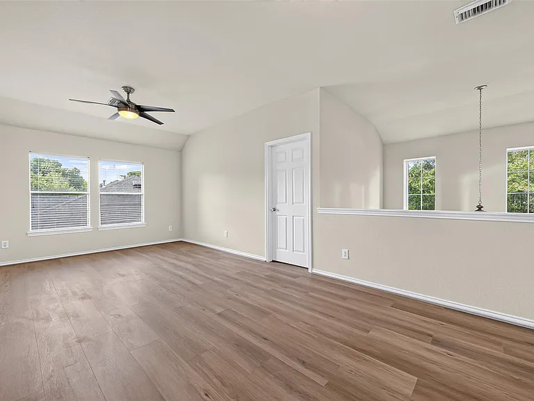 1807 Katlyn Ln — Photo 33