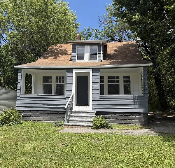 12315 Revere Ave — Photo 1