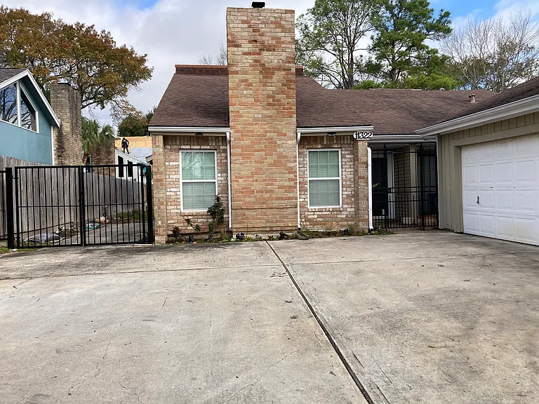11322 Briar Forest Dr — Photo 3