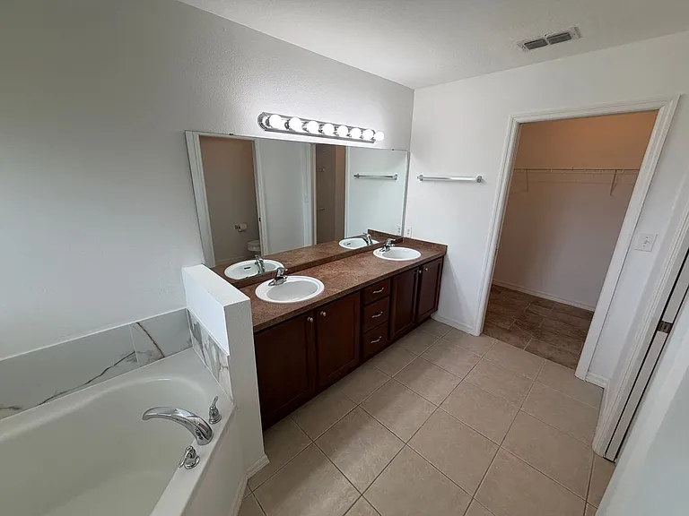 110 Olive Tree Cir — Photo 17