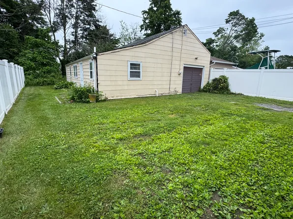 (undisclosed Address), Islip Terrace, NY 11752
