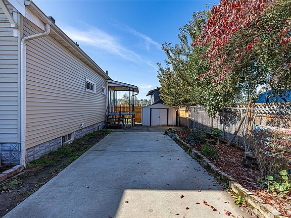 4th image of 3518 E Roosevelt Avenue