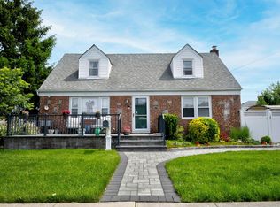 2177 3rd St, East Meadow, NY 11554