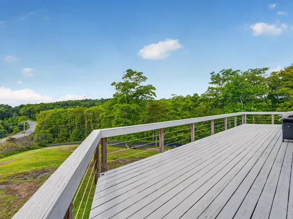 1 Echo Lake Road, Boothbay Harbor, ME 04538