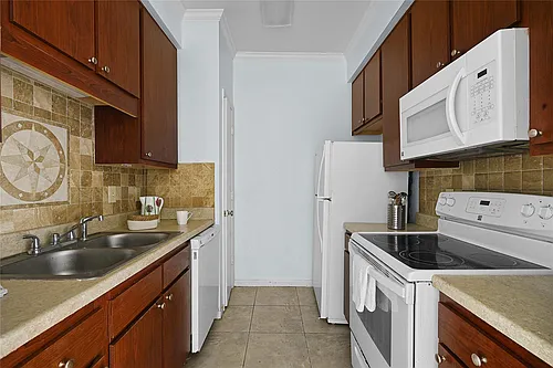 10051 Westpark Dr #205 Photo 1