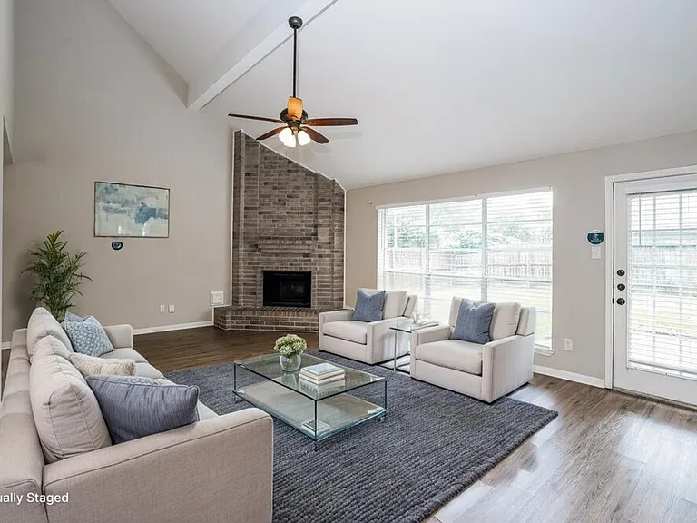 3542 Lindenfield Dr — Photo 5