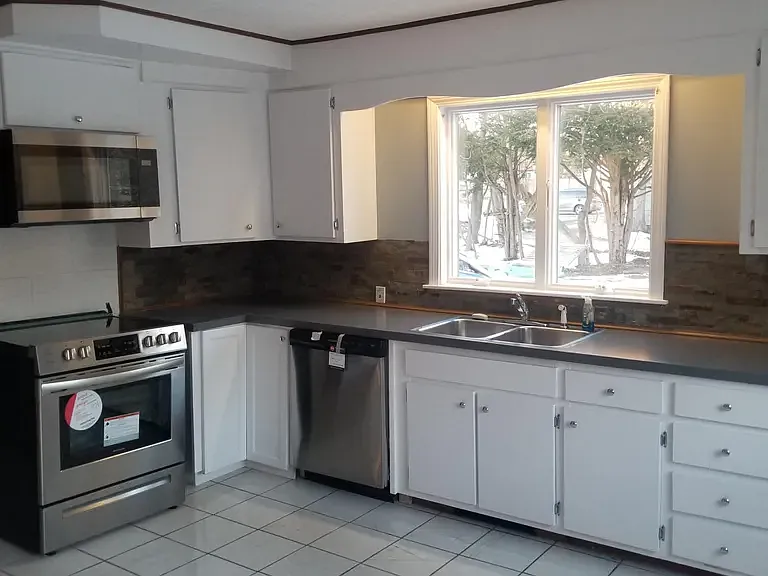164 Main St #1 — Photo 16
