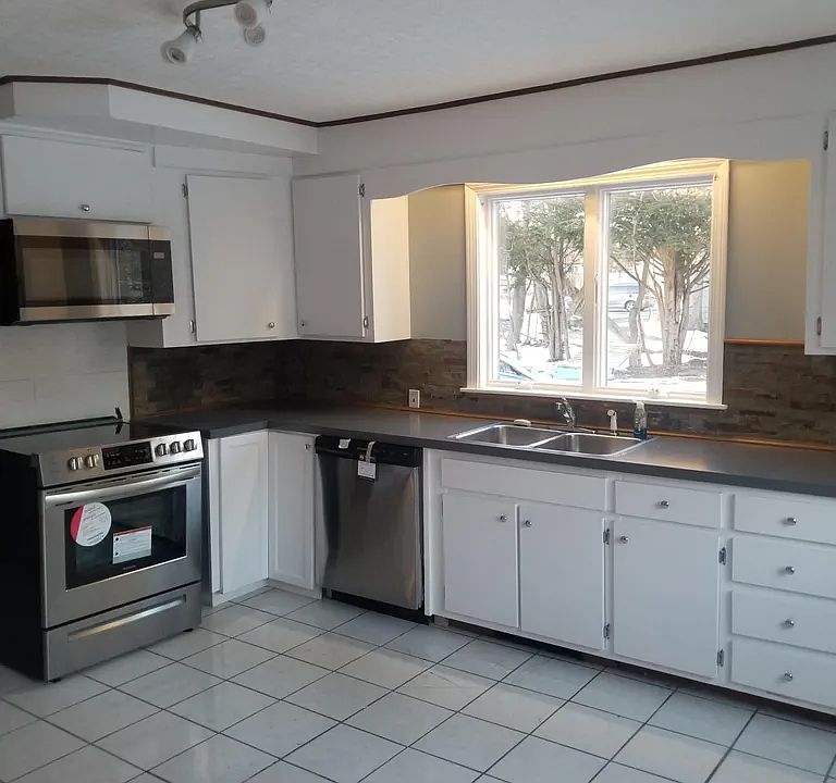1st image of 164 Main St #1