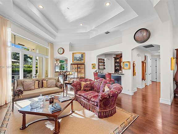 5th image of 2567 Montclaire Cir
