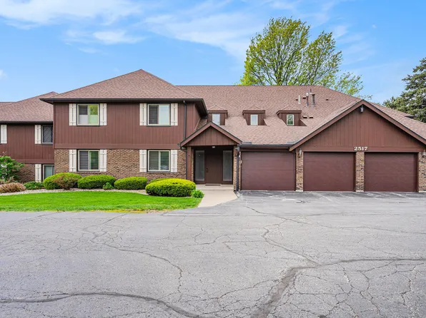 2517 E Lakeshore Dr, Crown Pt, IN 46307