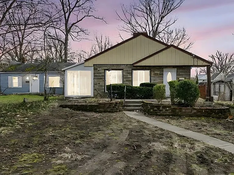 204 Grove Ave — Photo 1