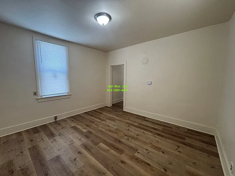 527 N Lemcke Ave — Photo 6