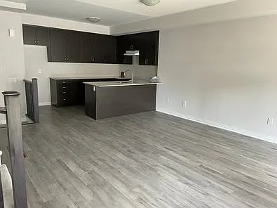 2 bed, 1354 sqft, $2,100 — Photo 4