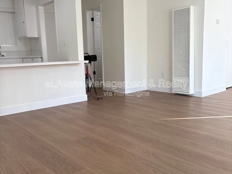 6815 Kelvin Ave. — Photo 20
