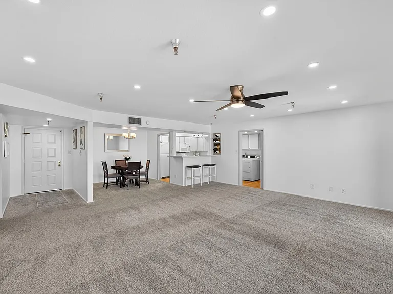 425 S Parkcrest #334 — Photo 3