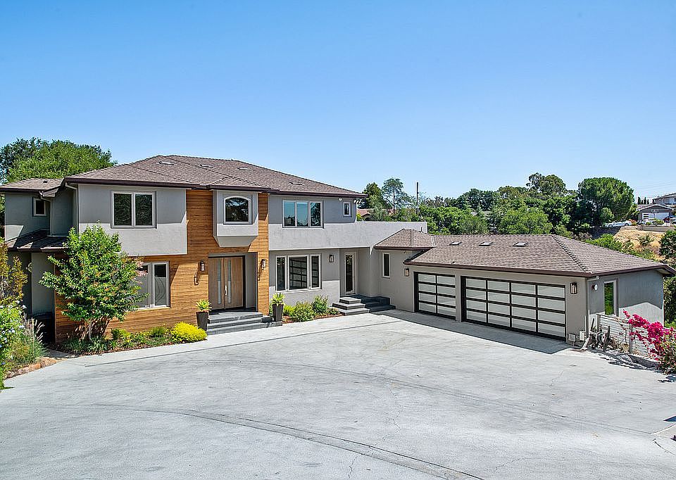 1st image of 934 Far Creek Way
