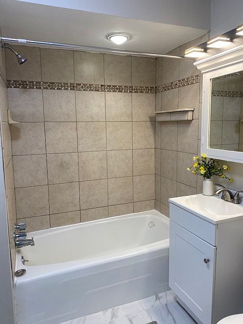 1st image of 1004 Oakmont Ave APT 3