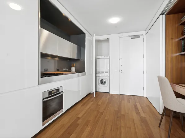 15 William Street image 3 of 17