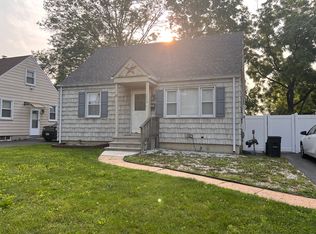 205 Villa Pl, Rahway, NJ 07065